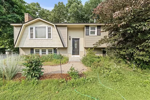 10 Wentworth St, Nashua, NH 03060