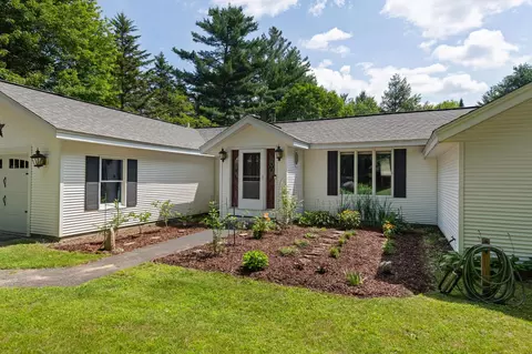56 Barry Highlands Rd, Danbury, NH 03230