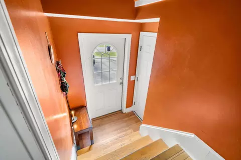 Entry Way - 4 Squamscott Ave, Derry, NH 03038 photo 2 of 2