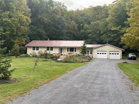 1537 Lake Dunmore Rd, Leicester, VT 05733