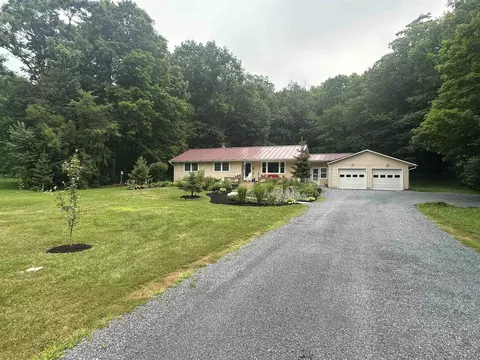 1537 Lake Dunmore Rd, Leicester, VT 05733