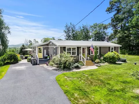16 Finn Hill Dr, New Ipswich, NH 03071