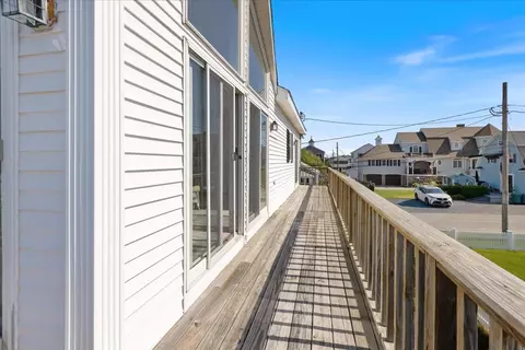 Exterior - 1 Twelfth St, Hampton, NH 03842 photo 6 of 9