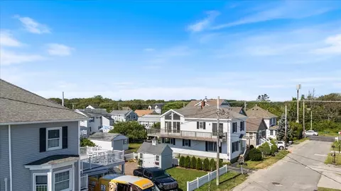 View/Area - 1 Twelfth St, Hampton, NH 03842 photo 2 of 10