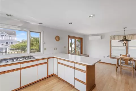 Kitchen - 1 Twelfth St, Hampton, NH 03842 photo 2 of 7