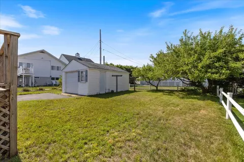 Exterior - 1 Twelfth St, Hampton, NH 03842 photo 9 of 9