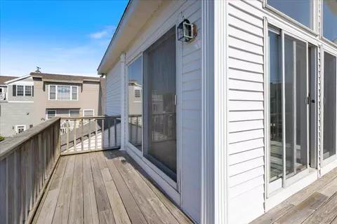 Exterior - 1 Twelfth St, Hampton, NH 03842 photo 5 of 9