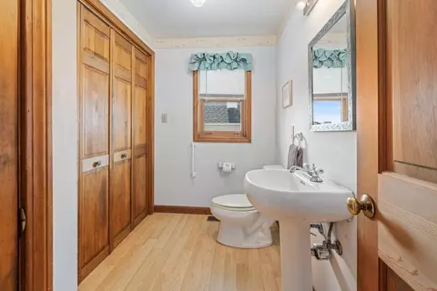 Bath - 1 Twelfth St, Hampton, NH 03842 photo 1 of 5