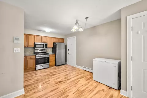 Kitchen - 50 Brookside Dr #J7, Exeter, NH 03833 photo 4 of 4