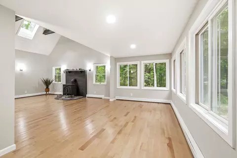 Living - 4 Olsen Ln, Wolfeboro, NH 03894 photo 10 of 12
