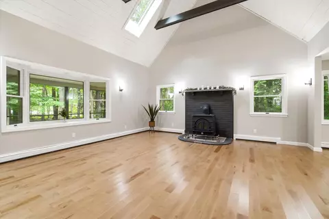 Living - 4 Olsen Ln, Wolfeboro, NH 03894 photo 7 of 12