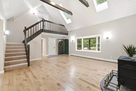 Living - 4 Olsen Ln, Wolfeboro, NH 03894 photo 2 of 12
