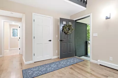 Entry Way - 4 Olsen Ln, Wolfeboro, NH 03894 photo 3 of 3