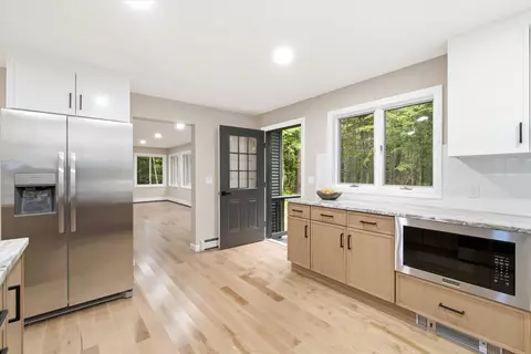 Kitchen - 4 Olsen Ln, Wolfeboro, NH 03894 photo 4 of 5