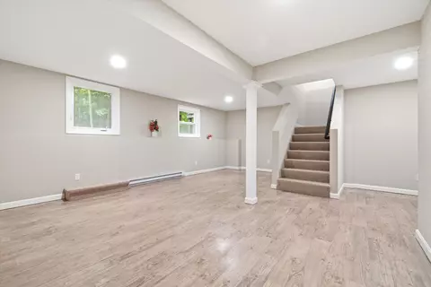 Living - 4 Olsen Ln, Wolfeboro, NH 03894 photo 9 of 12