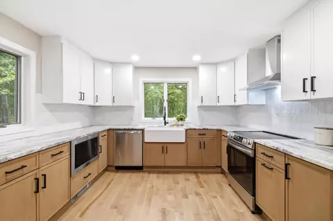 Kitchen - 4 Olsen Ln, Wolfeboro, NH 03894 photo 1 of 5