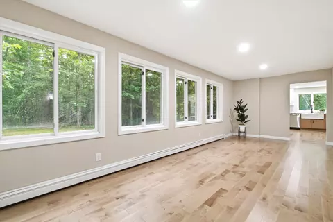 Living - 4 Olsen Ln, Wolfeboro, NH 03894 photo 6 of 12