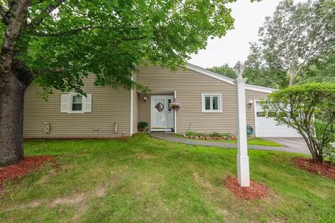 82 Winterwood Dr, Londonderry, NH 03053
