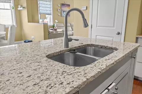 Kitchen - 462 Zephyr Rd, Williston, VT 05495 photo 6 of 6