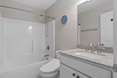 Bath - 556 Zephyr Rd, Williston, VT 05495 photo 3 of 4