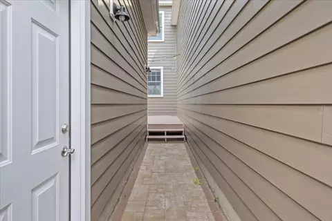 Entry Way - 556 Zephyr Rd, Williston, VT 05495 photo 6 of 6