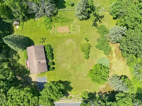 8 Bean Hill Rd, Belmont, NH 03220