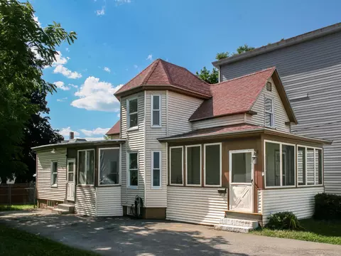 64 Laval St, Manchester, NH 03102