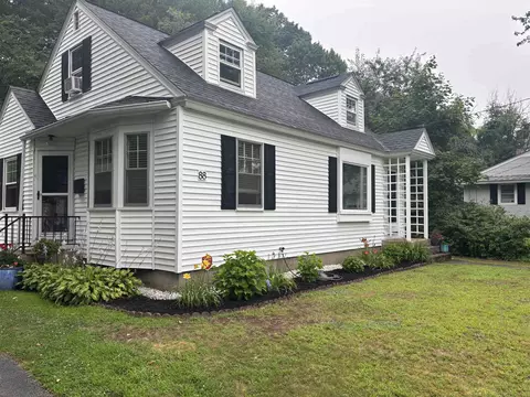 88 Newgate Cir, Manchester, NH 03102