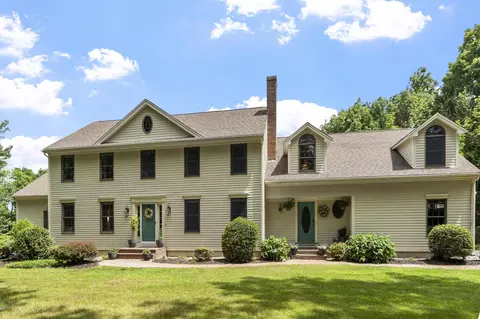 72 Depot Rd, Greenland, NH 03840