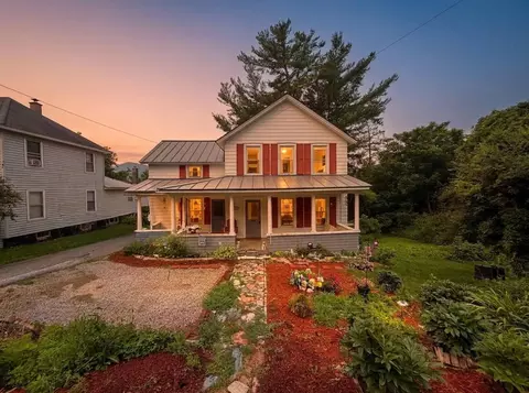543 Pleasant St, West Rutland, VT 05777