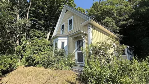 9 Old Main St, Warner, NH 03278