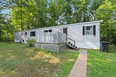 95 Walden Rd, Colchester, VT 05446