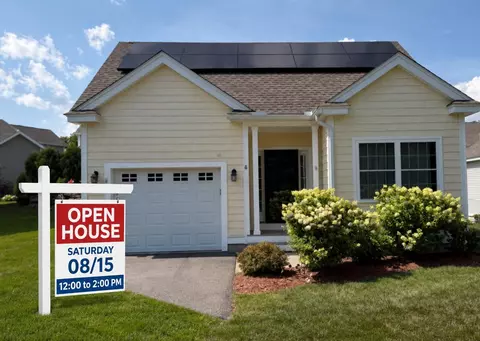 6 Dunstable Cir, Merrimack, NH 03054