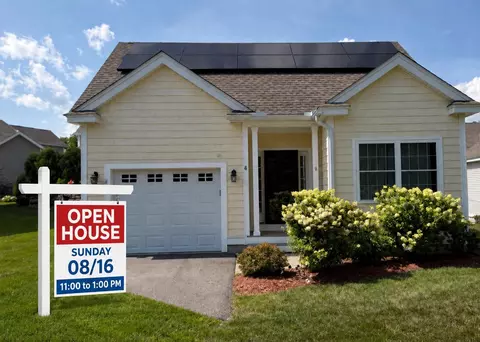 6 Dunstable Cir, Merrimack, NH 03054