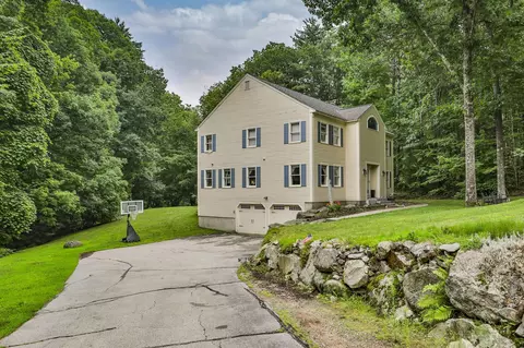 41 Wellesley Dr, Bedford, NH 03110