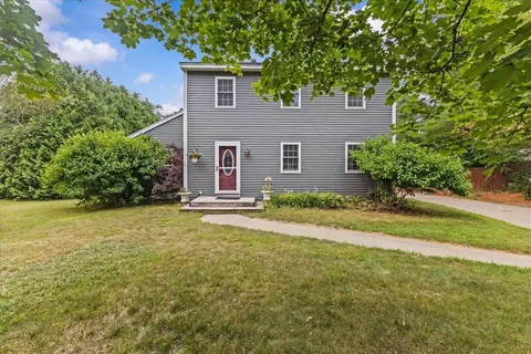20 Suffolk Ln, Essex Junction, VT 05452