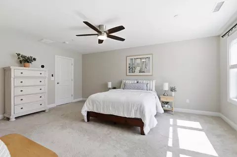 Bedroom - 8 Manor Dr #A, Hooksett, NH 03106 photo 4 of 6