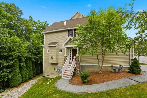 Exterior - 8 Manor Dr #A, Hooksett, NH 03106 photo 5 of 6