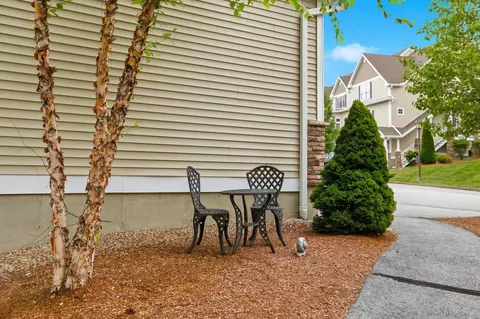 Exterior - 8 Manor Dr #A, Hooksett, NH 03106 photo 4 of 6