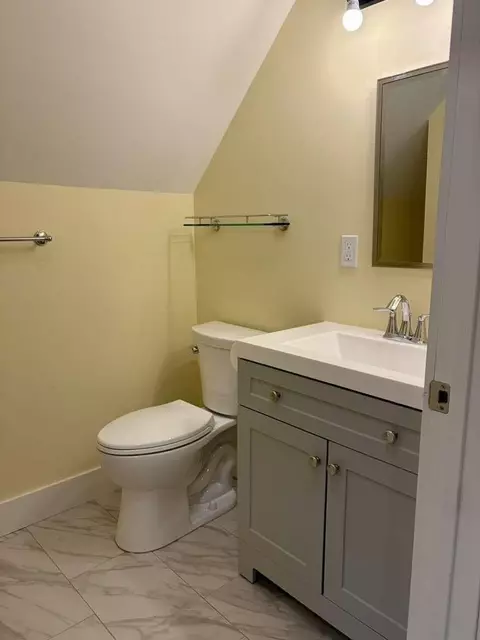 Bath - 188 Wall St, Springfield, VT 05156 photo 3 of 4