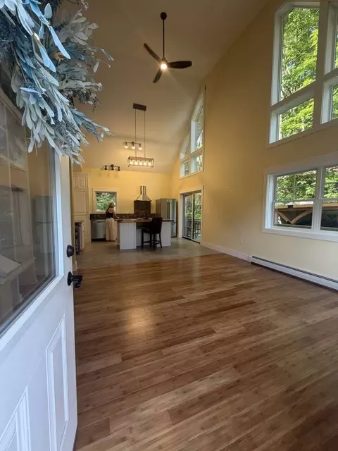Entry Way - 188 Wall St, Springfield, VT 05156 photo 1 of 4
