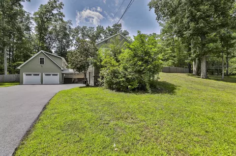 28 Beverlee Dr, Nashua, NH 03064