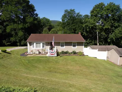 247 Pleasant Heights Hts, West Rutland, VT 05777