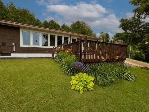 561 Sheldon Brook Rd, Lyndonville, VT 05851