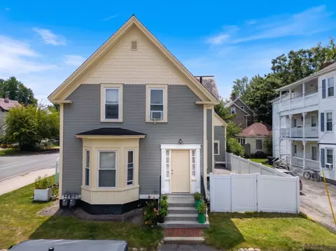 67 Pennacook St, Manchester, NH 03104