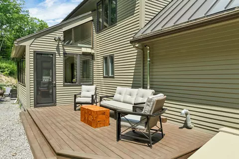 Exterior - 8 W Gate Dr, Bow, NH 03304 photo 5 of 8