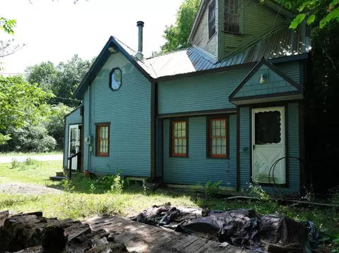 9562 Main Rd, Huntington, VT 05462