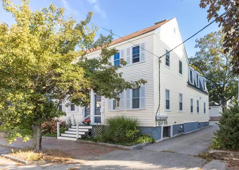 145 Cabot St #3, Portsmouth, NH 03801