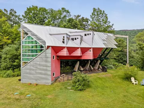 149 Folsom Brook Dr, Waitsfield, VT 05673