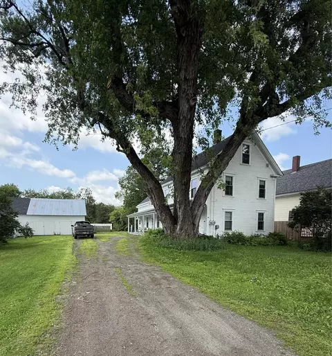 55 South St, Lyndonville, VT 05851